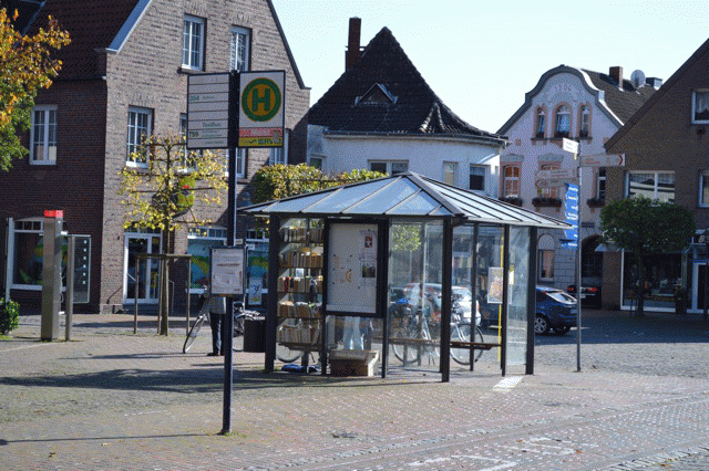 Die Bücherhaltestelle am Marktplatz